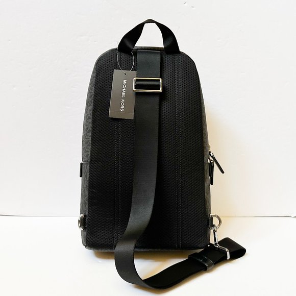 Michael Kors Cooper Sling Pack
Backpack MK Black. Michael Kors Unisex Cooper Pebbled Leather Commuter  main image 2